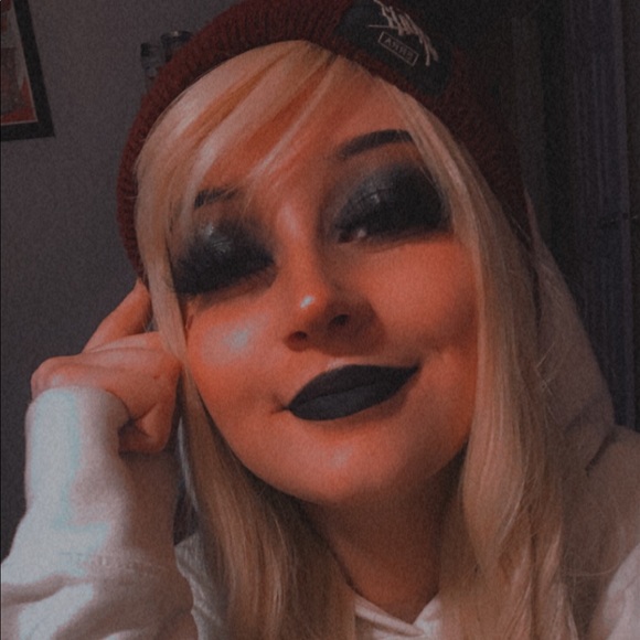 Meet your Posher, Cheyenne - Picture 1 of 1